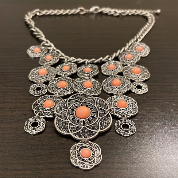 Chunky Necklace - Picture 2 of 2